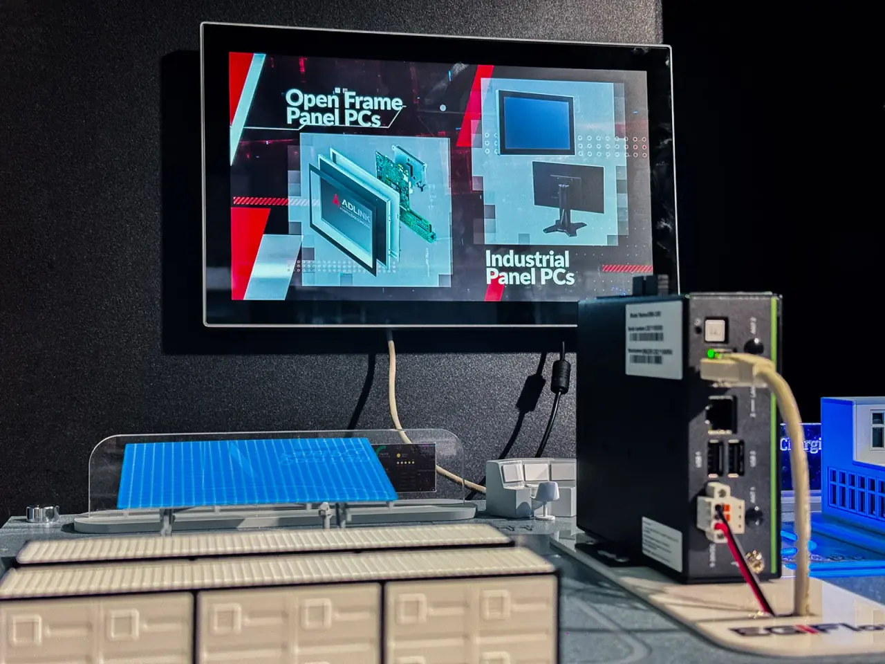 ADLINK | EMU Interactive Display Case — project photograph 9