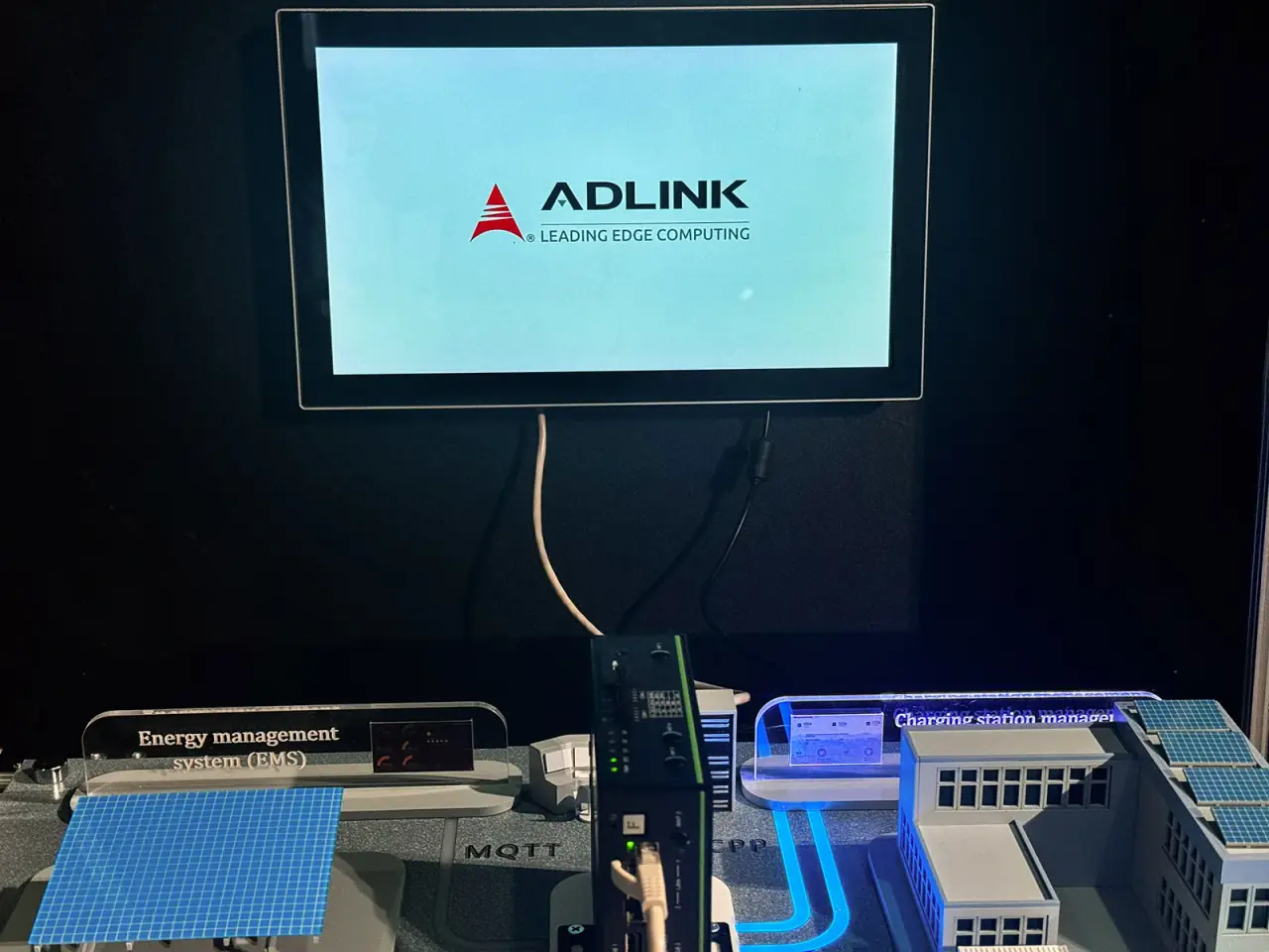 ADLINK | EMU Interactive Display Case — project photograph 7