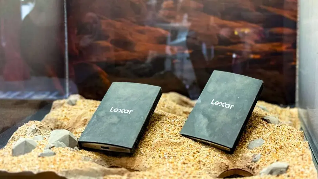 Lexar | Interactive Sand and Weather-Resistance Display