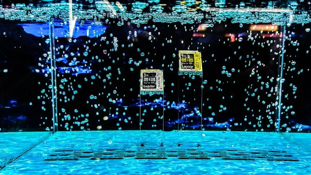 Lexar | Interactive Water-Resistance Display Tank