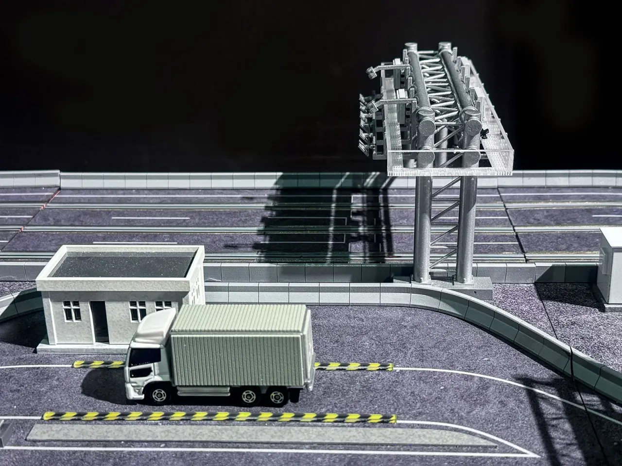 FETCi | Interactive Electronic Toll Collection Model — project photograph 7