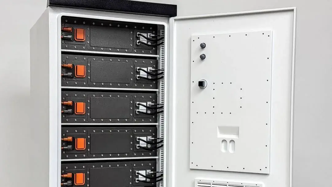 Energy Storage Cabinet | All-in-One Display Model