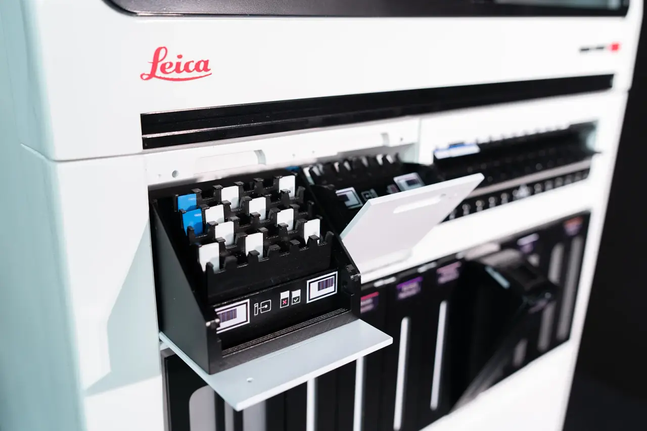 Leica | Life-Size BOND-PRIME Instrument Model — project photograph 1