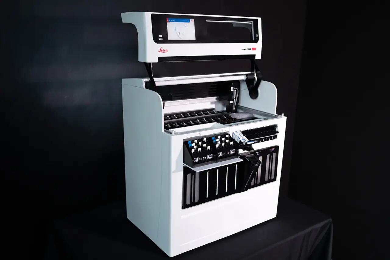 Leica | Life-Size BOND-PRIME Instrument Model — project photograph 5