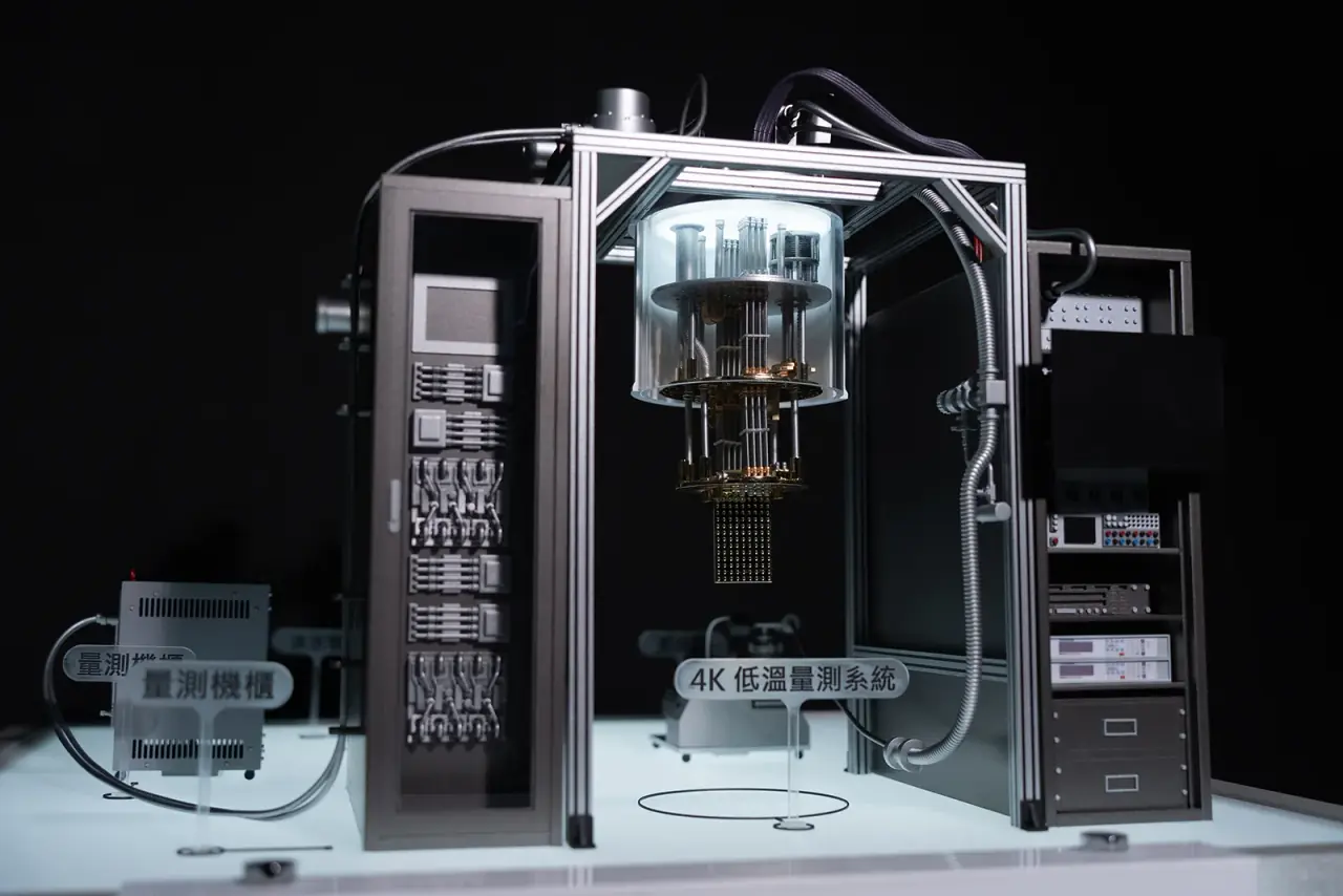 TSRI | Upgraded Quantum Computer Display Model — project photograph 3